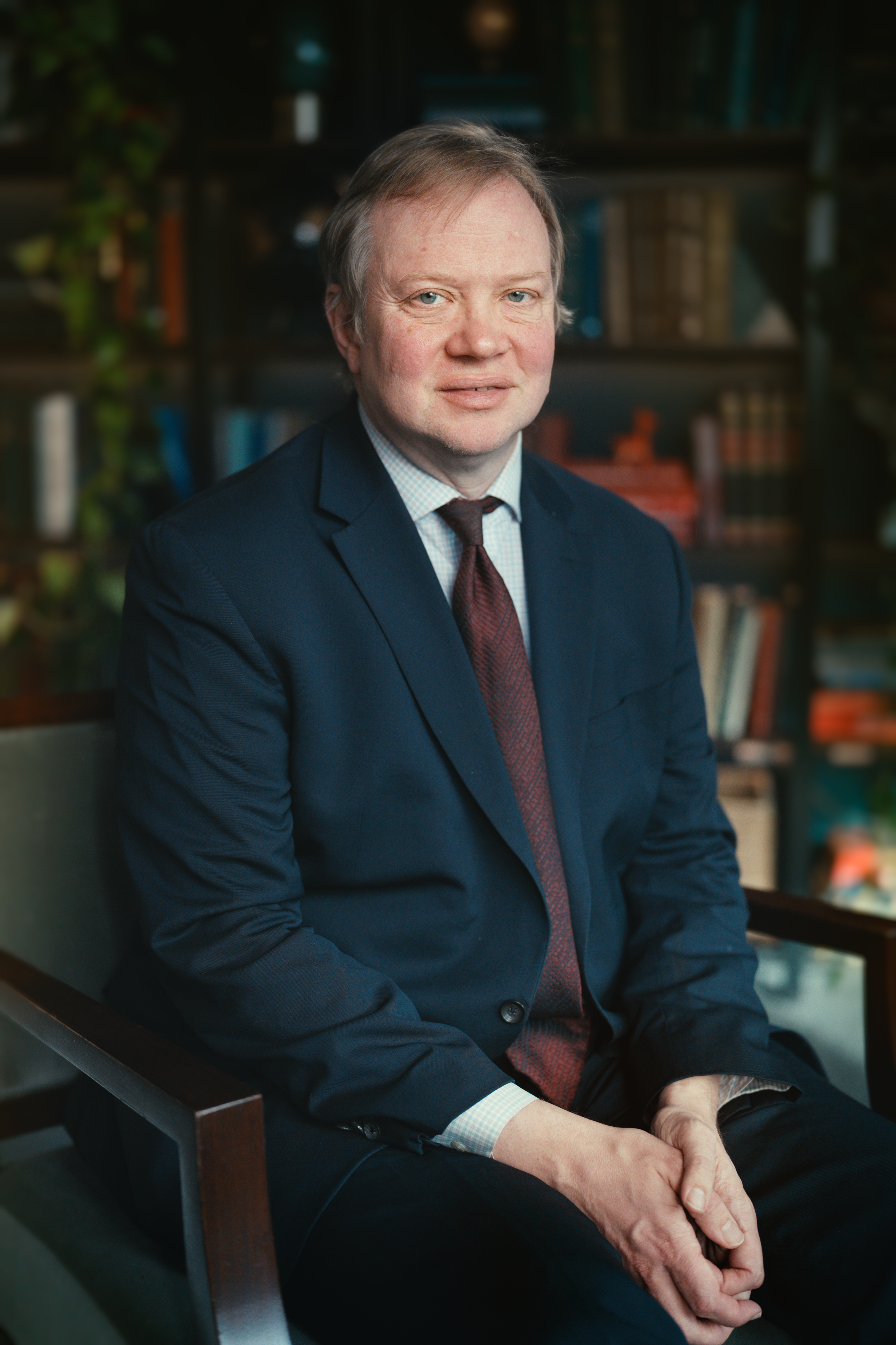 0071_Brad Setser Reshoot-031